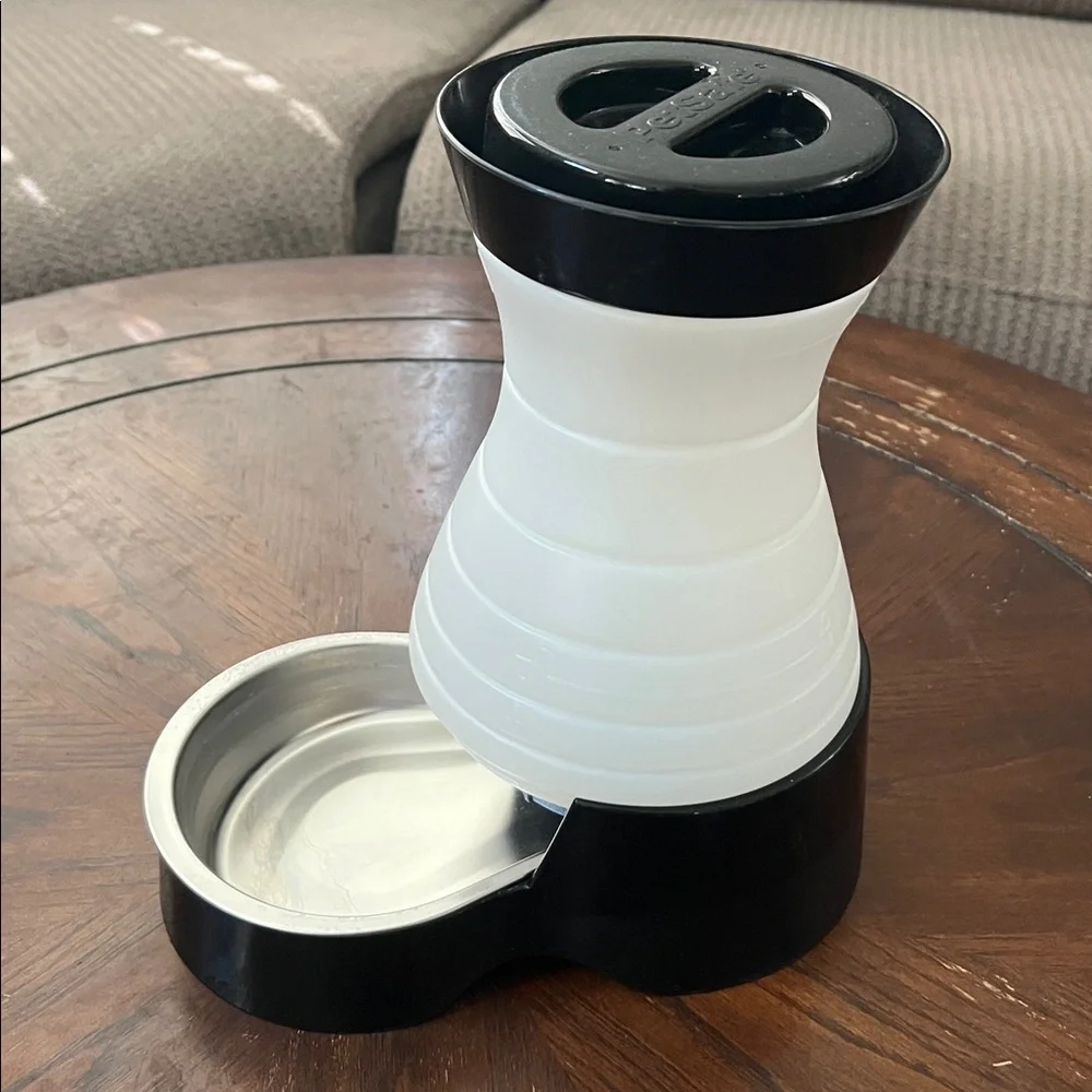 Petsafe Healthy Pet Gravity Waterer Water Dish Preowned